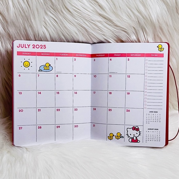 Hello Kitty Months Planner - Picture 2 of 3